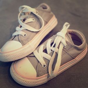 Kids toddler CONVERSE chucks pink and gray Sz7